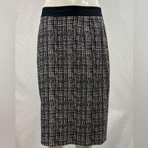 Halogen Pencil Skirt Black White Size: 6 PETITE